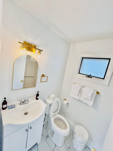 Bathroom 4, Acadia Ocean View Hotel, Hancock