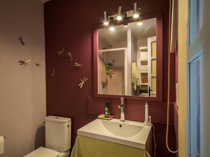 Bathroom 4, Dordogne Poolside Escape, Lot