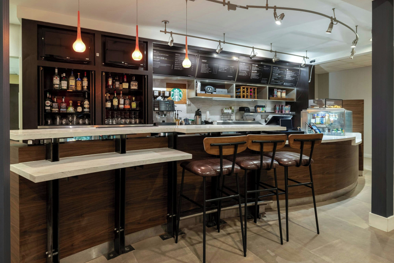 Food & Drinks 5, Courtyard North Charleston Airport/Coliseum, Charleston