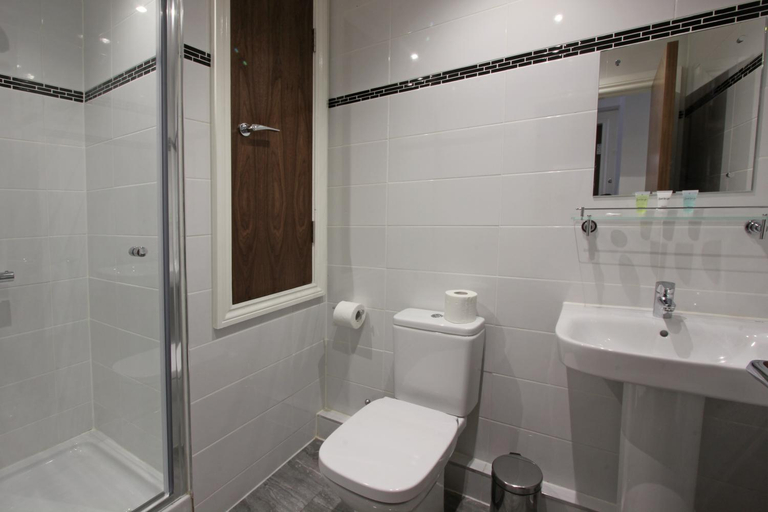 Bathroom 3, The Castle Collection 3 Union Court, Sefton