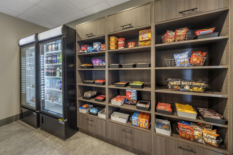 Food & Drinks 5, Best Western Plus Lawrenceburg, Lawrence