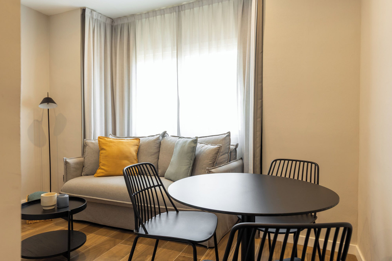 Others 4, Apartamentos Laforja, Barcelona
