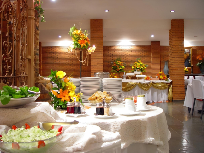 Food & Drinks 4, Grinbergs Village Hotel, Socorro