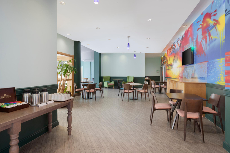 Food & Drinks 5, Leonardo Hotel Brighton, Brighton and Hove