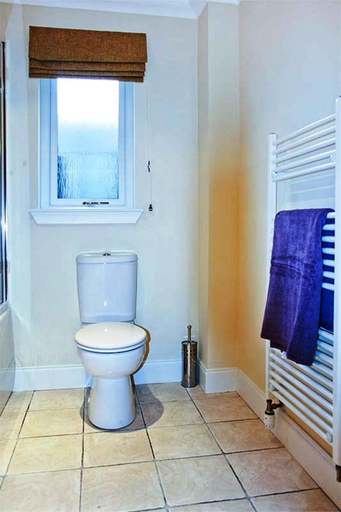 Bathroom 2, Hillview House Hostel Inverness, Highland