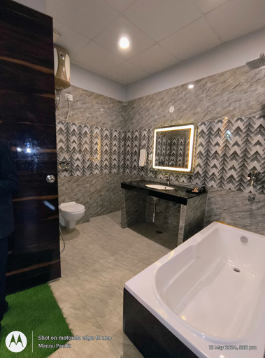 Bathroom, Corbett View Banquets and Resorts, Moradabad