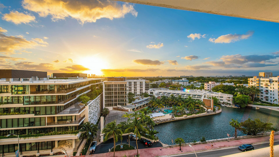 Exterior & Views, Luxury Vacation Rentals at 1 Hotel & Homes by LRMB, Miami-Dade