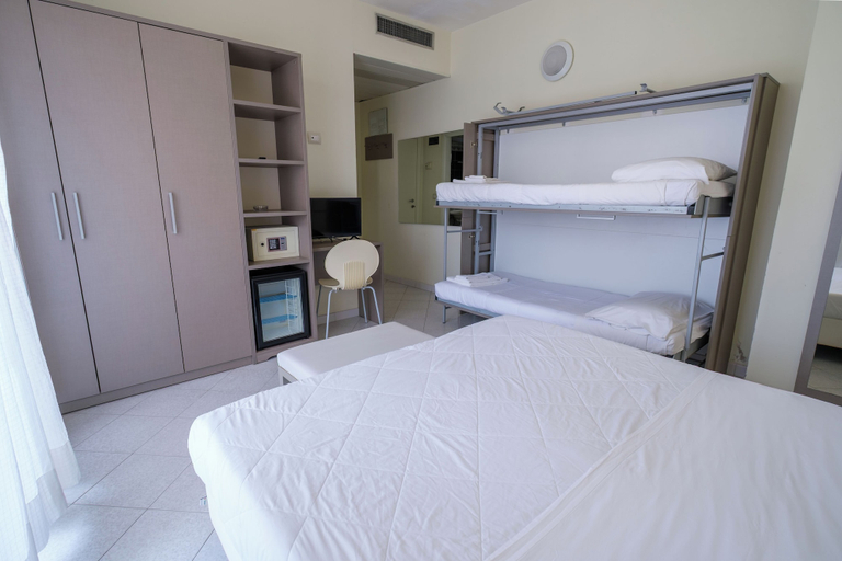 Room 5, Hotel Carlton, Rimini