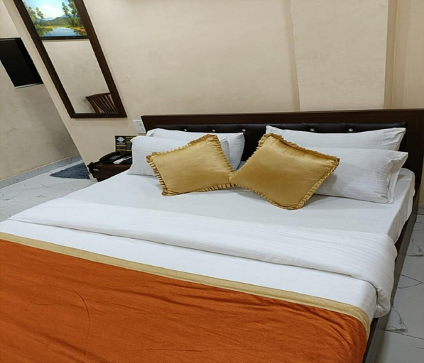 Bedroom 2, Hotel Royal Residency, Thane