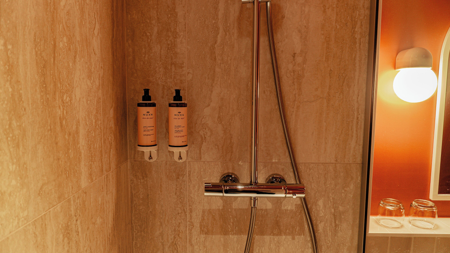 Bathroom 5, Mercure Arles Centre Arenes, Bouches-du-Rhône