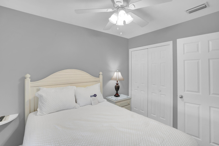 Bedroom 2, Grand Caribbean 225, Baldwin