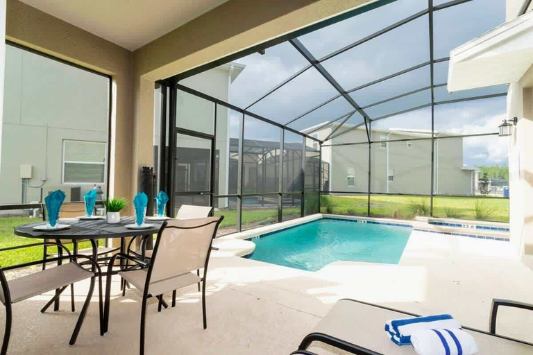 Room 2, Luxe 5BR Villa Pool Game Room Minutes to Disney, Osceola