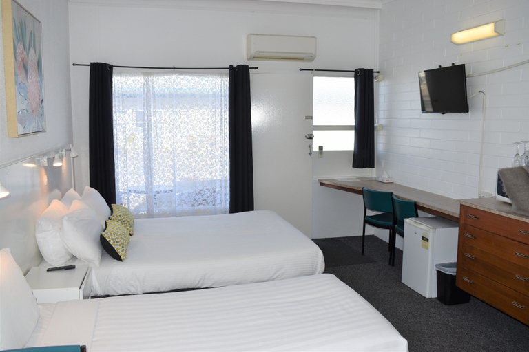 Bedroom 2, Ship Motel Yarram, Wellington - Alberton