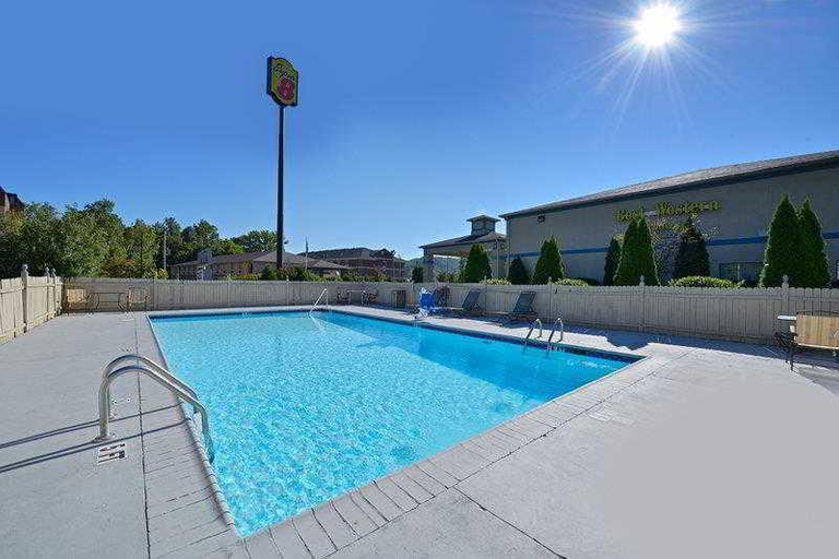 Sport & Beauty 5, Best Western Executive Inn, Carroll