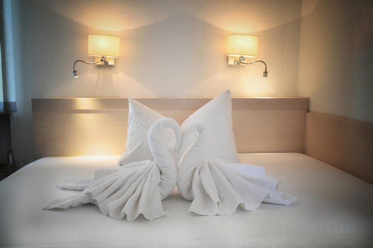 Bedroom 3, Hotel Scirocco, Kassel