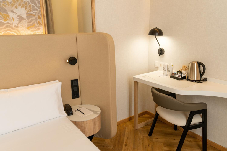 Bedroom 3, Petit Palace Chueca, Madrid
