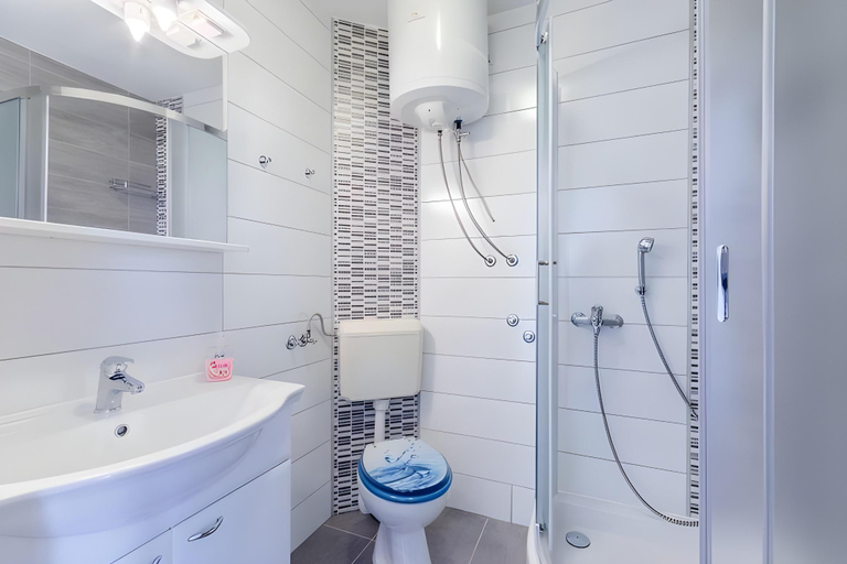 Bathroom 2, Villa Stella - Two Bedroom Apartment with Terrace and Sea View Stella, Supetar
