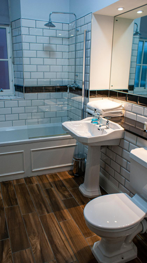 Bathroom 3, Ardconnel Court Apartments, Highland