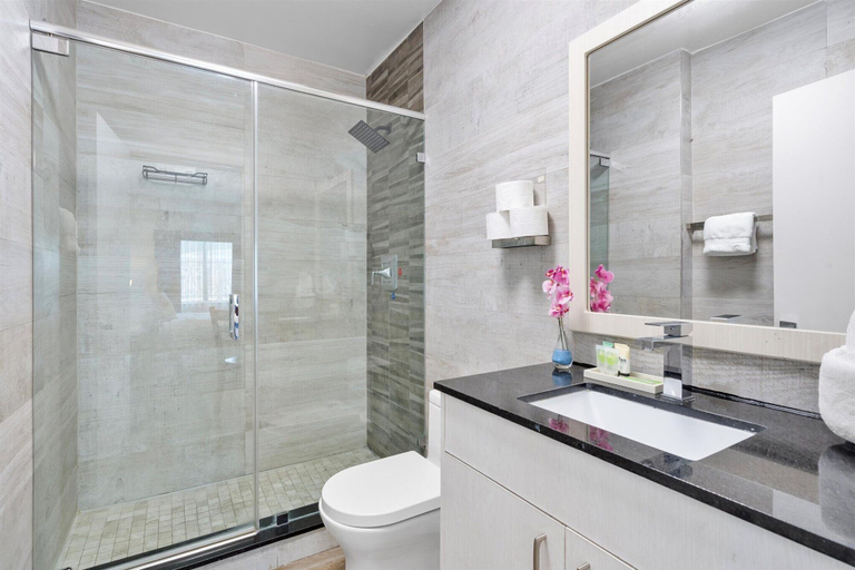 Bathroom 3, Casa Pellegrino, Broward