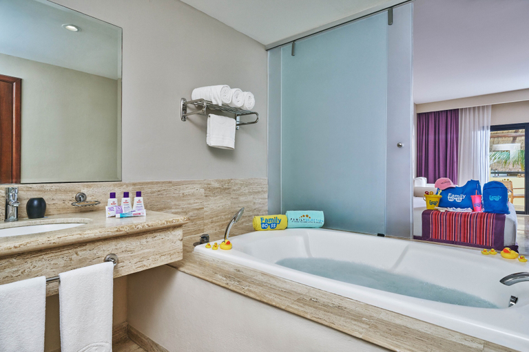 Bathroom 5, Grand Palladium Vallarta Resort & Spa - All Inclusive, Compostela