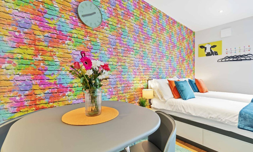 Others 5, Rainbow Studio - Spacious City Centre - Close to sea - Sleeps 1 to 3 Guests, Brighton and Hove
