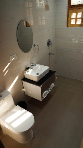 Bathroom 4, Saanjh Cottages - Hotel In Bir, Kangra