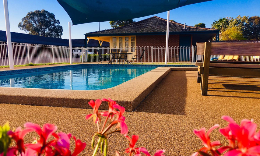Sport & Beauty 5, Bushmans Motor Inn, Parkes