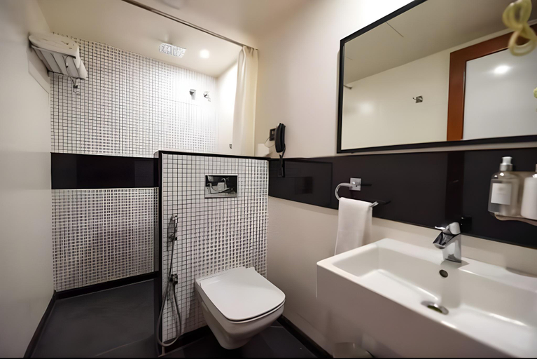 Bathroom 4, Ayra Boutique Hotel, Bangalore