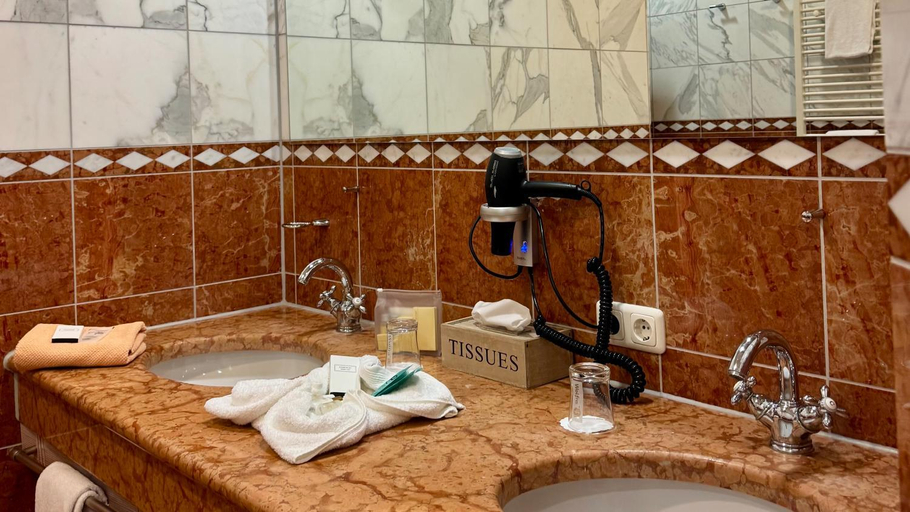 Bathroom 4, Wellness Hotel Bayerischer Hof, Cham