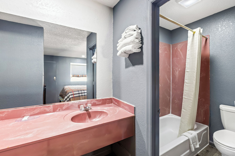 Bathroom 3, Scottish Inns - Atlanta, Atlanta