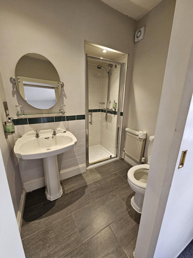 Bathroom 3, Cockhaven Arms, Devon