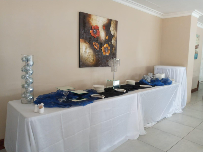 Food & Drinks 5, Airport Gardens Boutique Hotel, Ekurhuleni