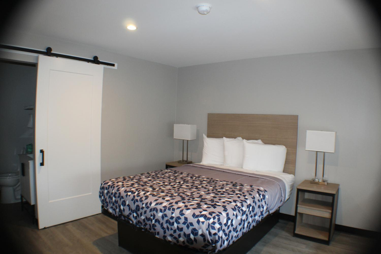 Bedroom 2, Riviera Motor Inn, Camden