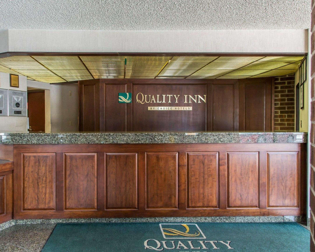 Public Area 3, Quality Inn (Schaumburg), Cook