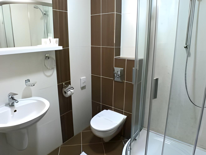 Bathroom 4, BNC Hotel - Restaurant - Bowling, Bratislava