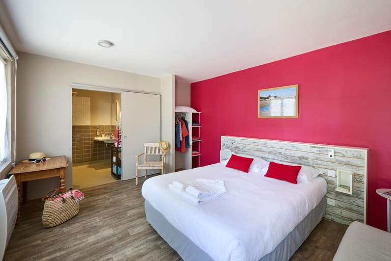 Bedroom 3, Maison Esperanza hotel et appartement, Vendée