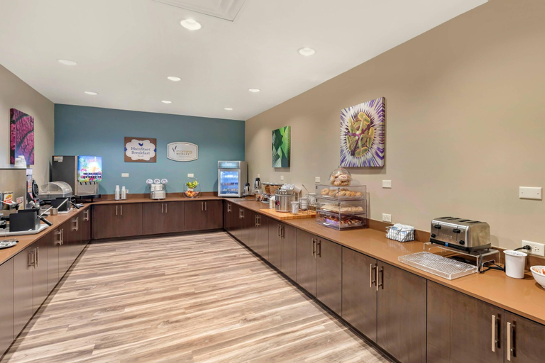 Food & Drinks 5, MainStay Suites Lancaster Dallas South, Dallas