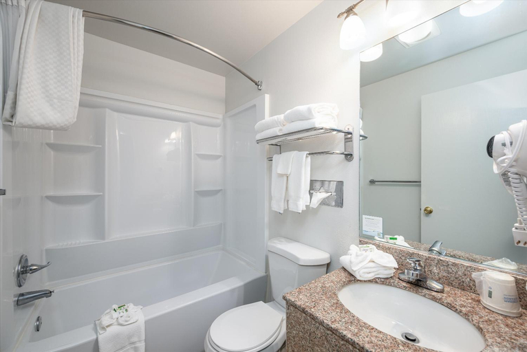 Bathroom 4, Baymont by Wyndham Bellingham, Whatcom