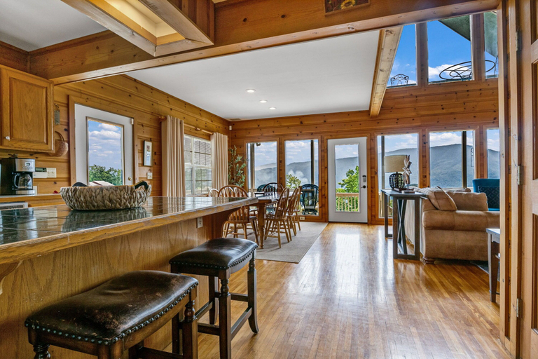 Others 5, 4BR Mountain View Cabin, Sevier