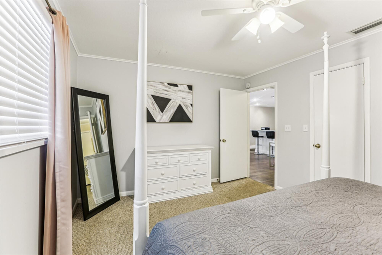 Room 2, 30 Off Monthly Free Tickets on Short Stays, Saint Johns