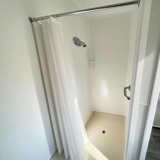Bathroom 4, Boundary Court Motor Inn, Hamilton