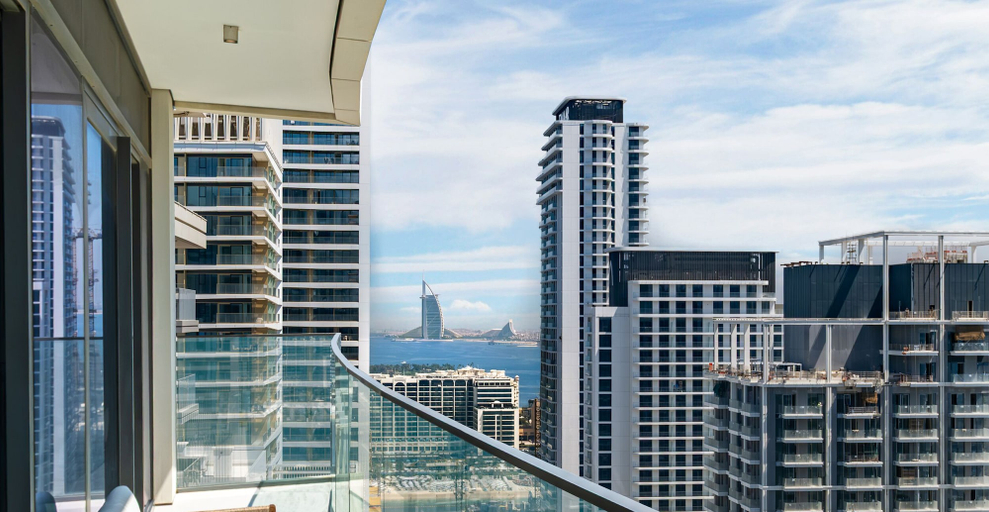 Balcony 5, LUX The Beach Vista Dubai Eye View Suite, Dubai