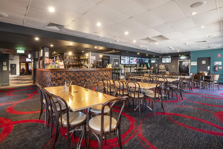 Food & Drinks 5, Nightcap at Prince of Wales Hotel, Nundah