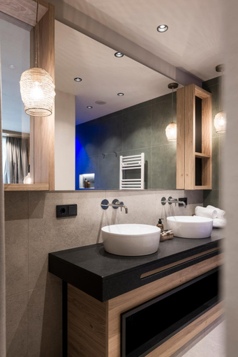 Bathroom 4, Hotel Patris, Bolzano