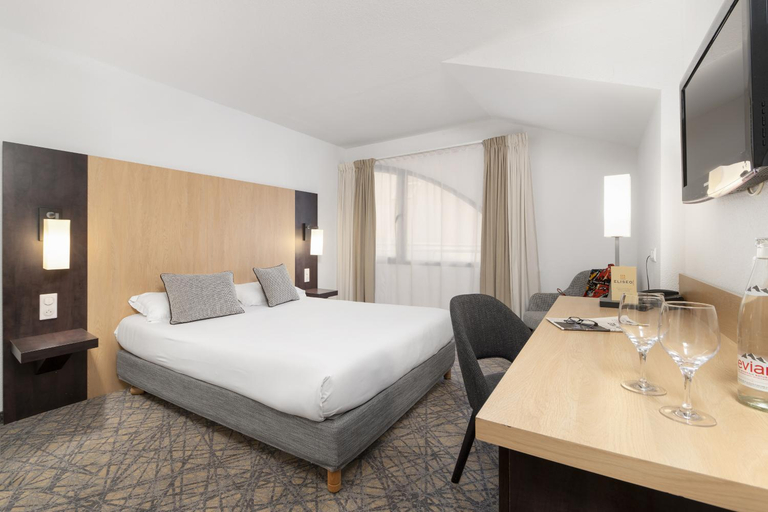 Bedroom 3, Hotel Eliseo, Hautes-Pyrénées