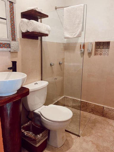 Bathroom 5, Real Haciendas, Valladolid