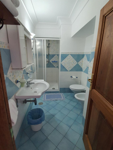 Bathroom 3, Villa Celentano, Salerno