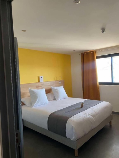 Bedroom 4, Le H85, Isère