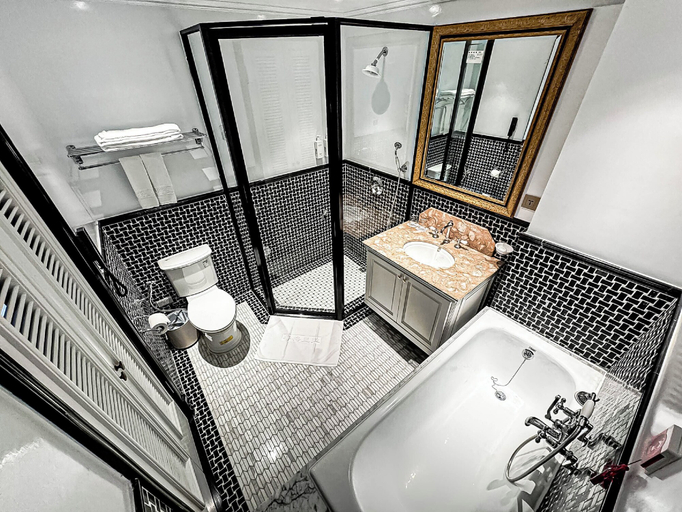 Bathroom 4, Shangrila Boutique Hotel, Yilan