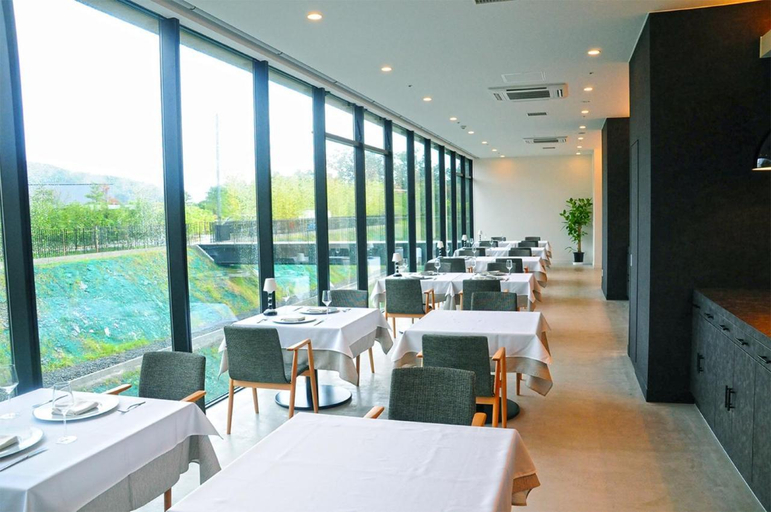 Food & Drinks 5, Hotel Vison, Taki